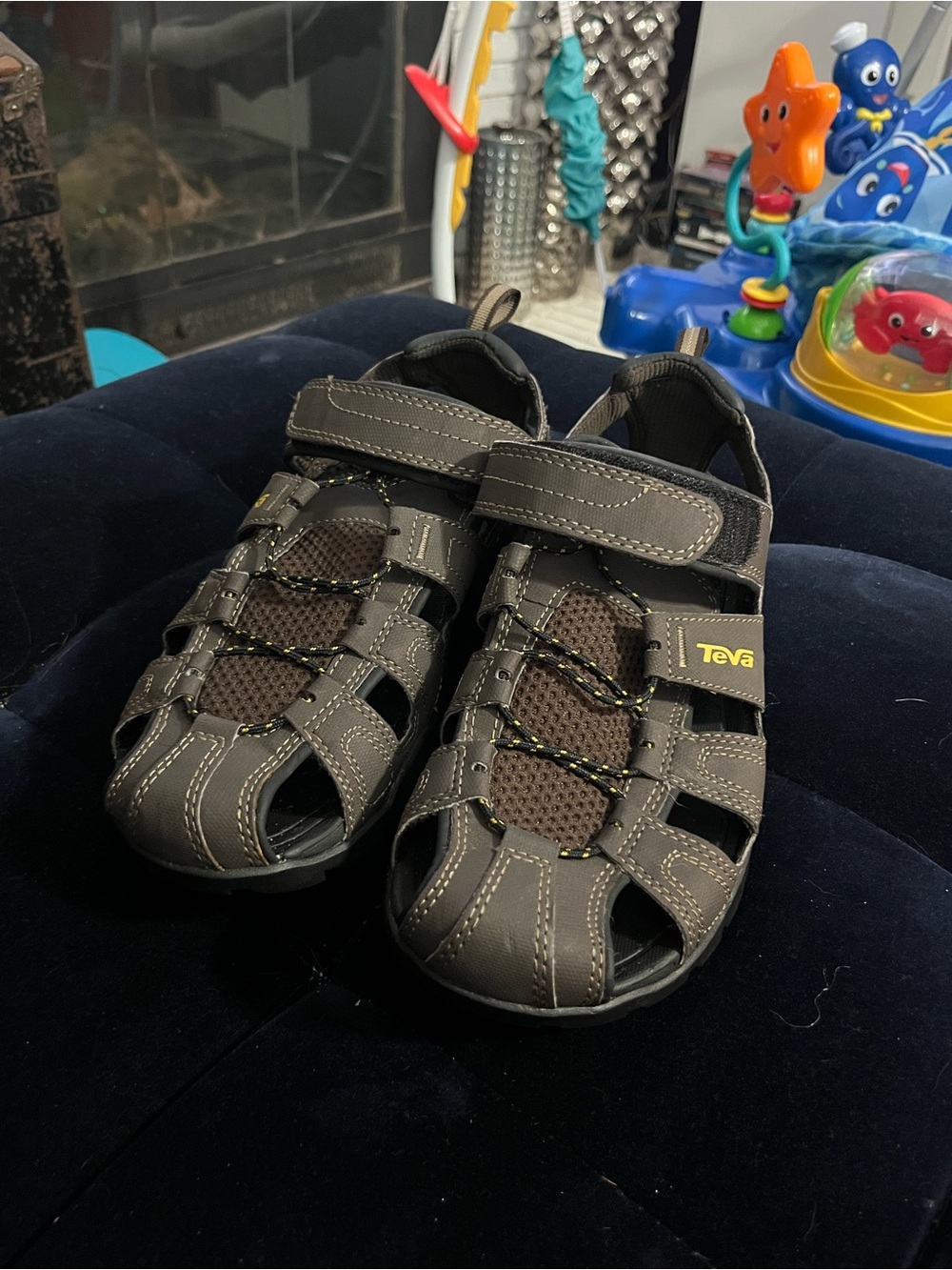 Teva Men's Forebay Sandals Size 8 Brown